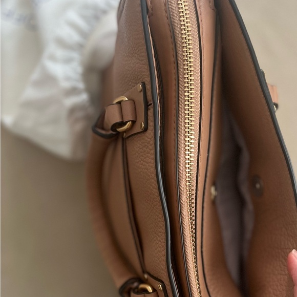 Classy, sturdy and spacious bag! - Picture 10 of 10